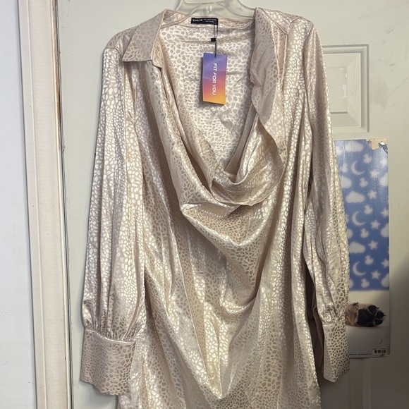 SHEIN Shimmering Cream Cowl Neck Blouse Size L with matching belt - Picture 3 of 7